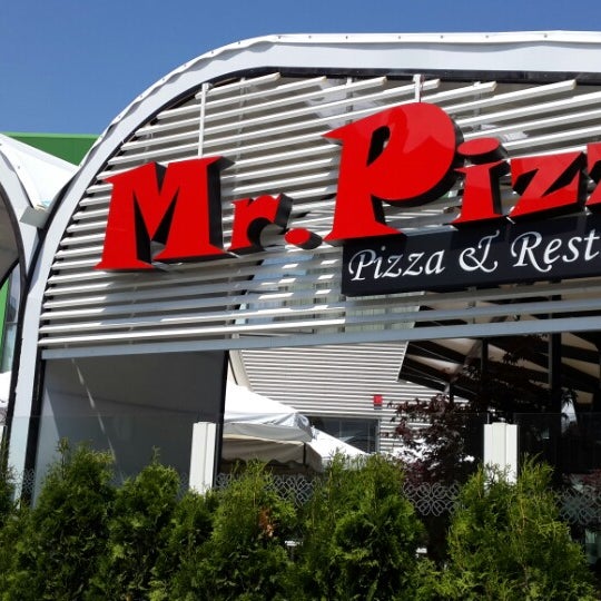 Пицария Mr. Pizza, Младост 1